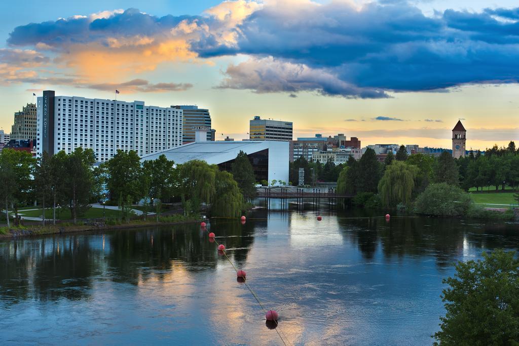 Oxford Suites Spokane Downtown מראה חיצוני תמונה