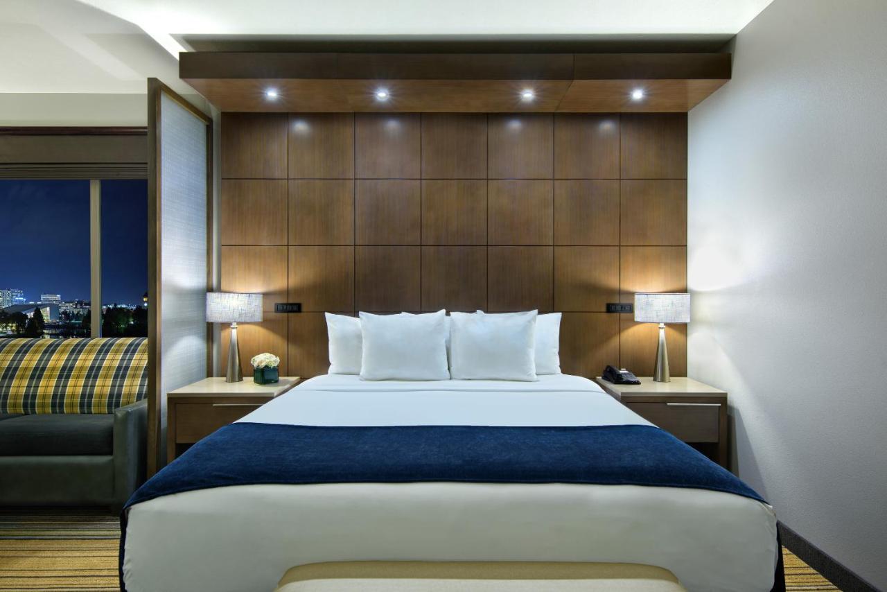 Oxford Suites Spokane Downtown מראה חיצוני תמונה