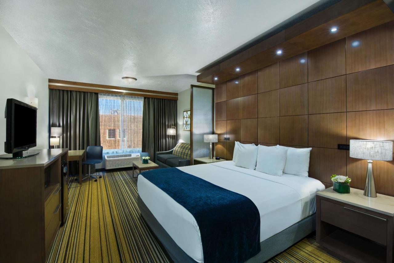 Oxford Suites Spokane Downtown מראה חיצוני תמונה